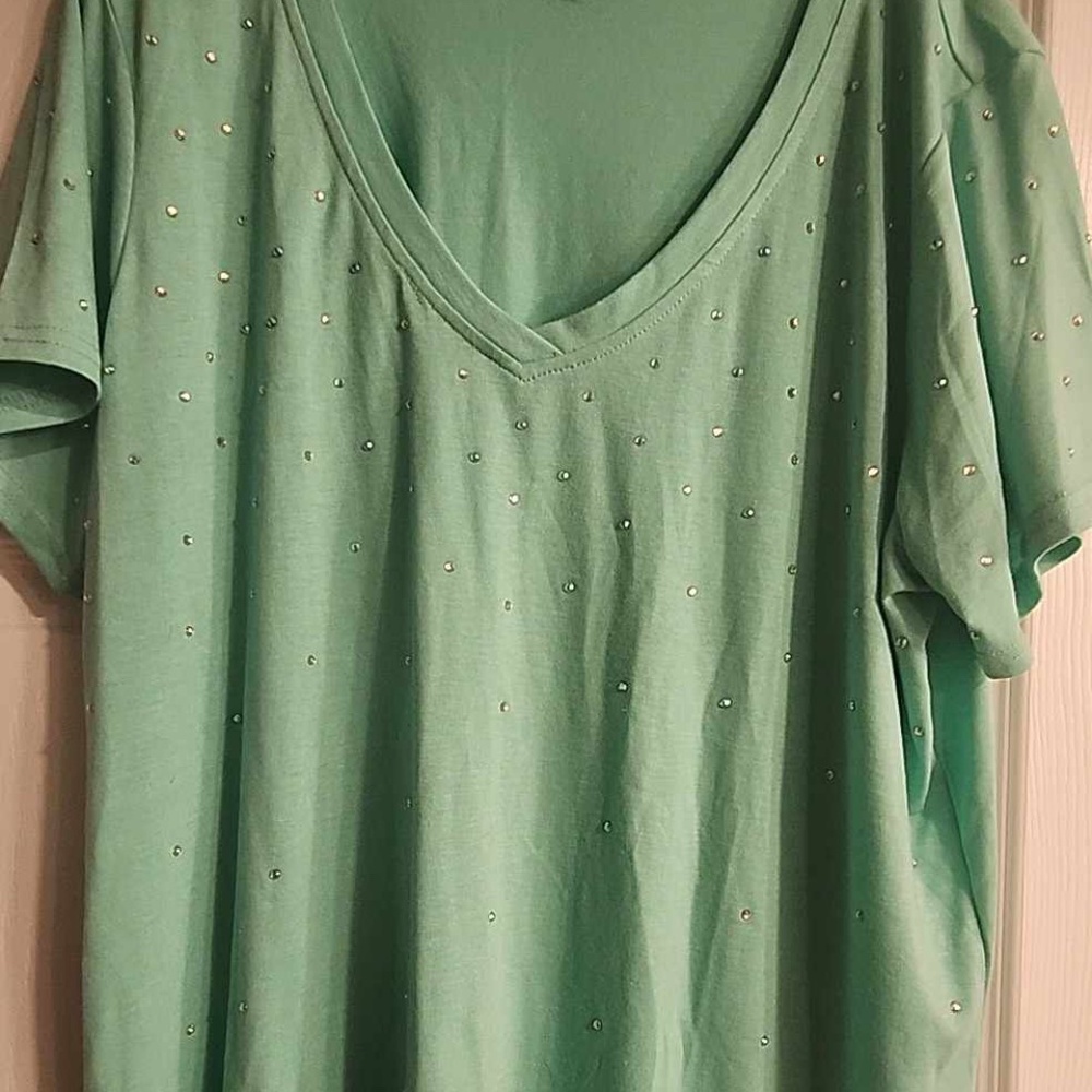 V Neck crystal Tee